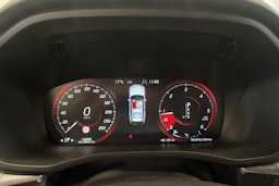 Punainen Volvo XC60 2018 kuva 19.