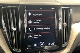 Punainen Volvo XC60 2018 kuva 22.