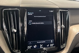 Punainen Volvo XC60 2018 kuva 26.