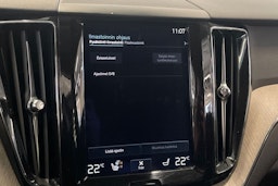 Punainen Volvo XC60 2018 kuva 28.