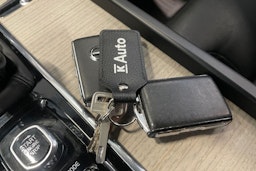 Punainen Volvo XC60 2018 kuva 31.