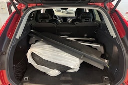 Punainen Volvo XC60 2018 kuva 34.