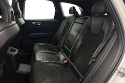 valkoinen Volvo XC60 2018 kuva 10.