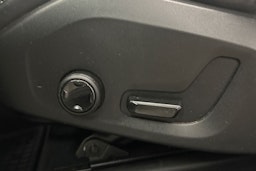 valkoinen Volvo XC60 2018 kuva 13.