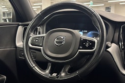 valkoinen Volvo XC60 2018 kuva 14.