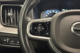 valkoinen Volvo XC60 2018 kuva 15.