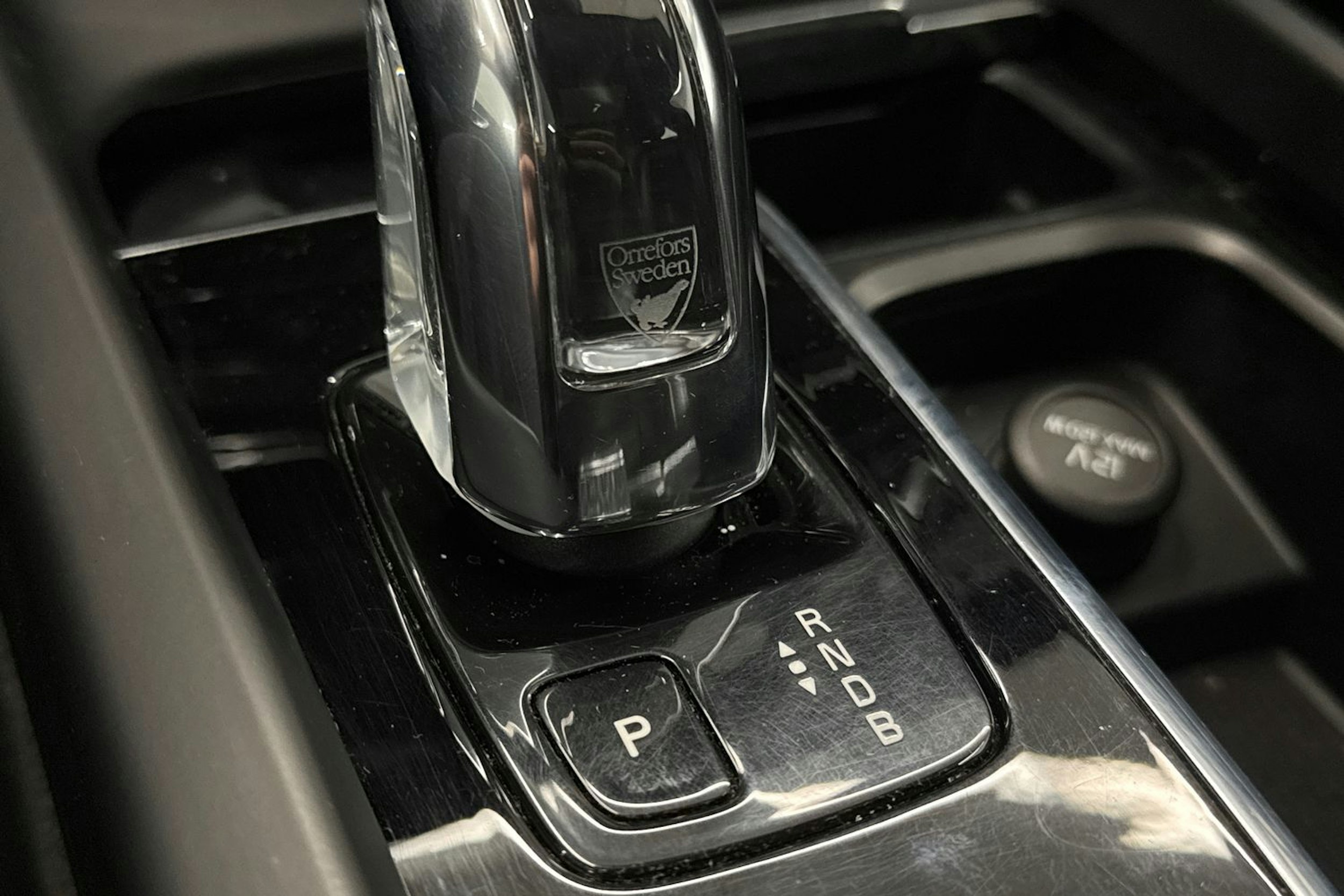 valkoinen Volvo XC60 2018 kuva 21.