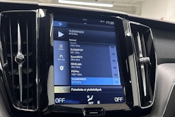 valkoinen Volvo XC60 2018 kuva 24.