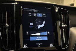 valkoinen Volvo XC60 2018 kuva 30.