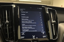 valkoinen Volvo XC60 2018 kuva 33.