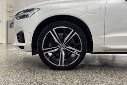 valkoinen Volvo XC60 2018 kuva 37.