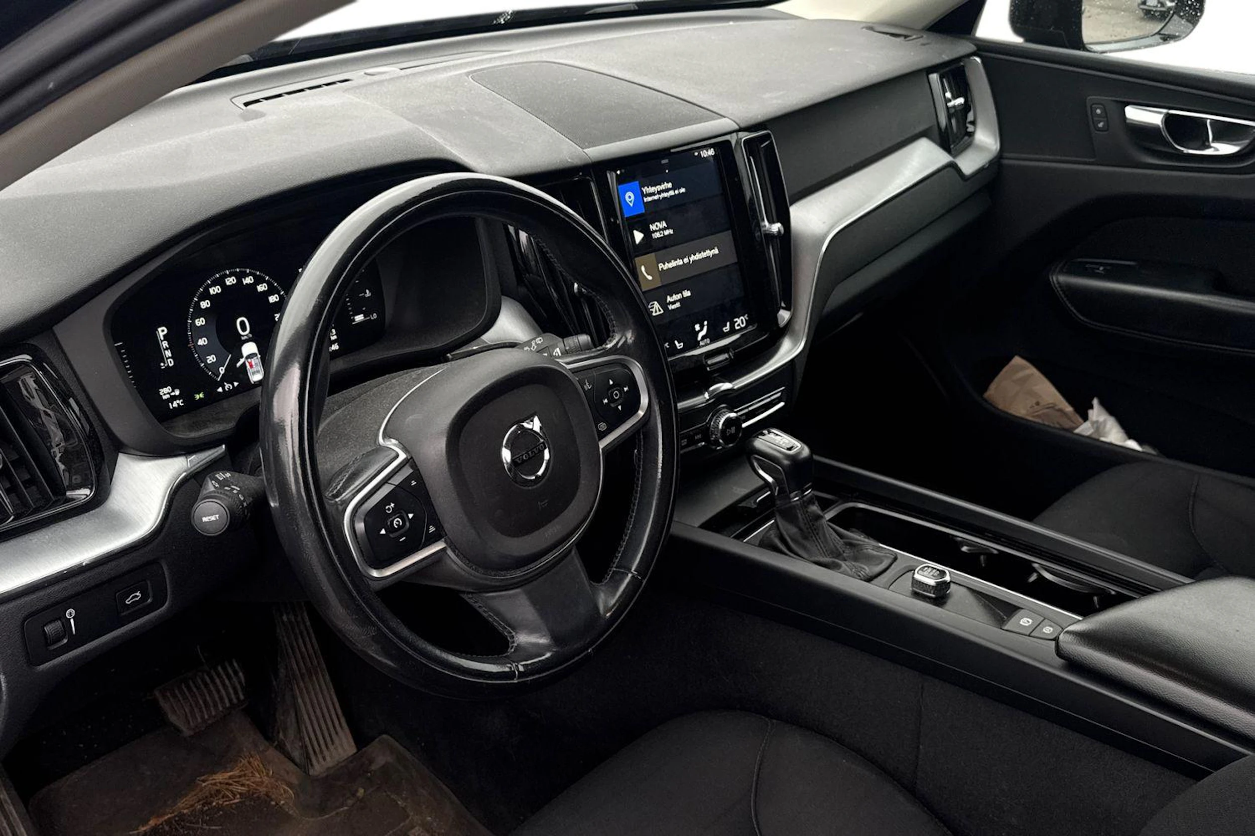 musta Volvo XC60 2019 kuva 3.