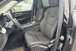 musta Volvo XC60 2019 kuva 4.