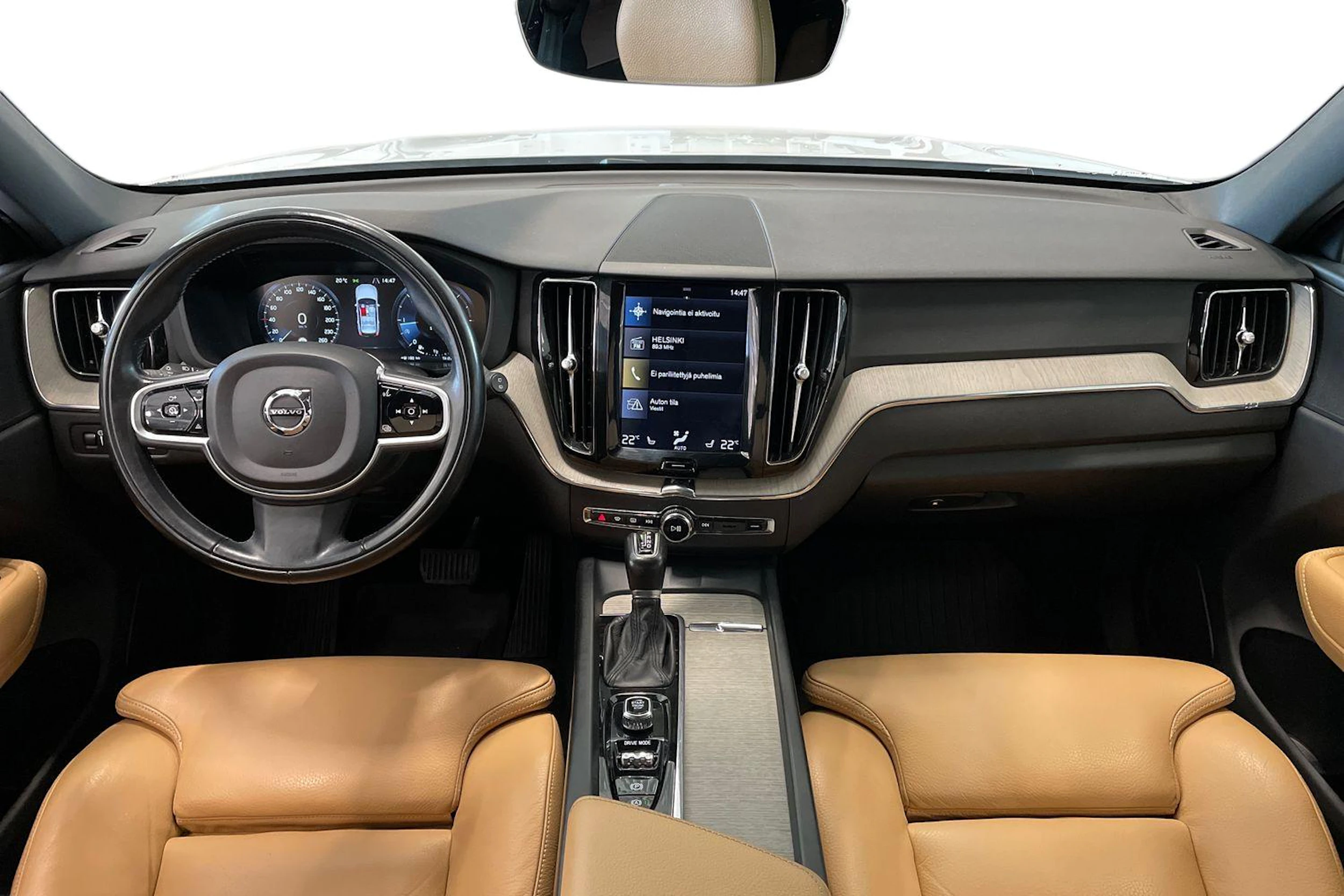 valkoinen Volvo XC60 2018 kuva 7.