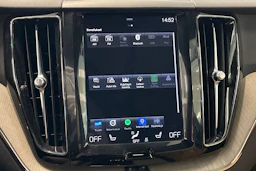 valkoinen Volvo XC60 2018 kuva 19.