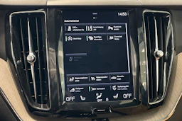 valkoinen Volvo XC60 2018 kuva 21.