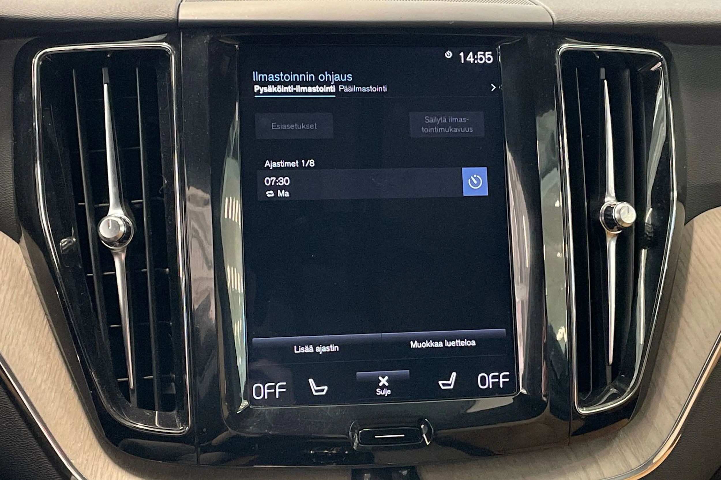valkoinen Volvo XC60 2018 kuva 22.