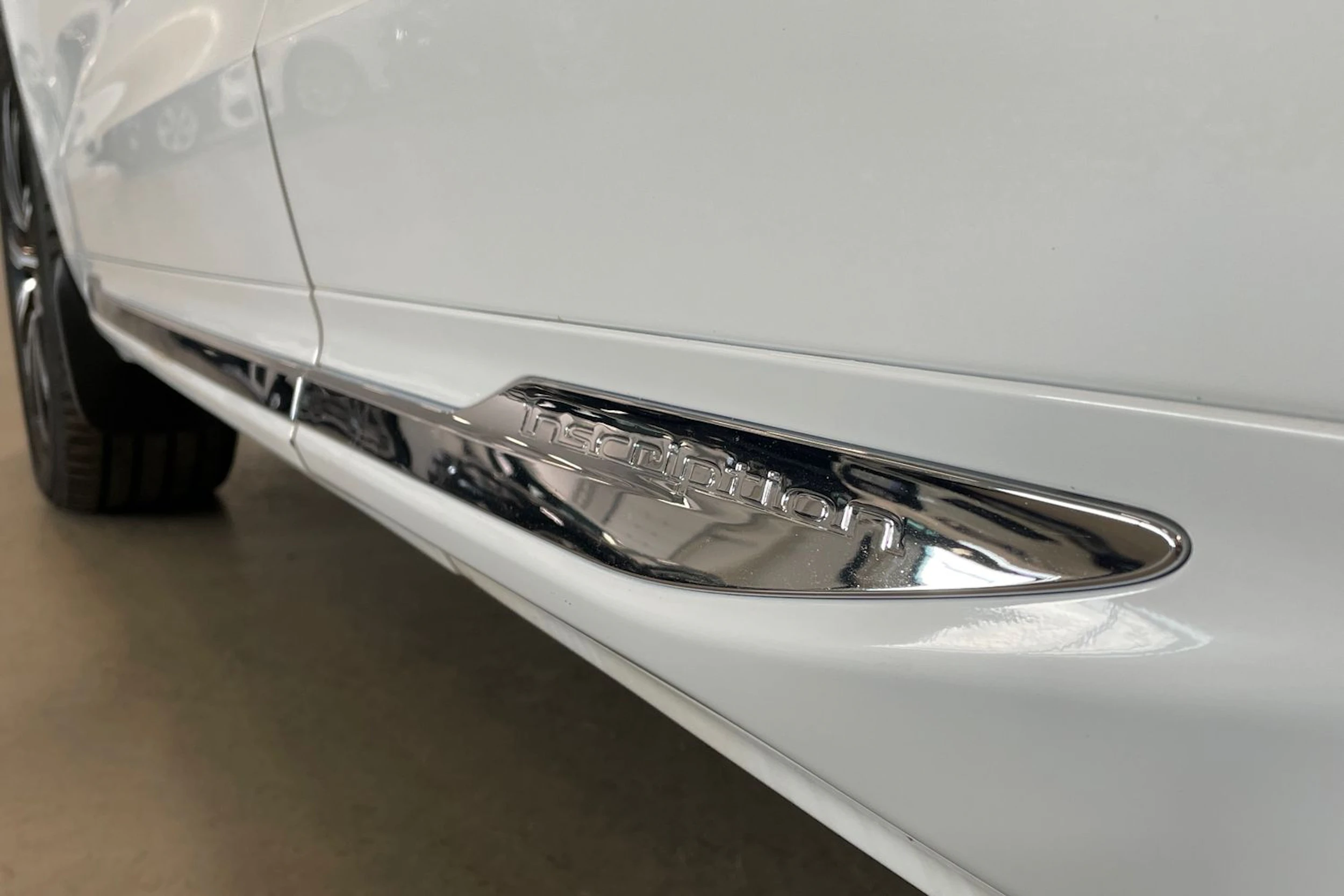 valkoinen Volvo XC60 2018 kuva 34.