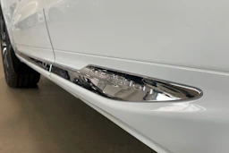 valkoinen Volvo XC60 2018 kuva 34.