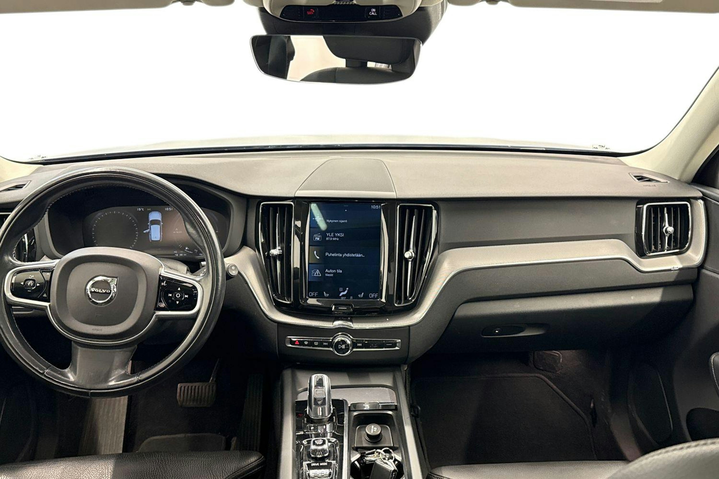 Sininen Volvo XC60 2018 kuva 9.
