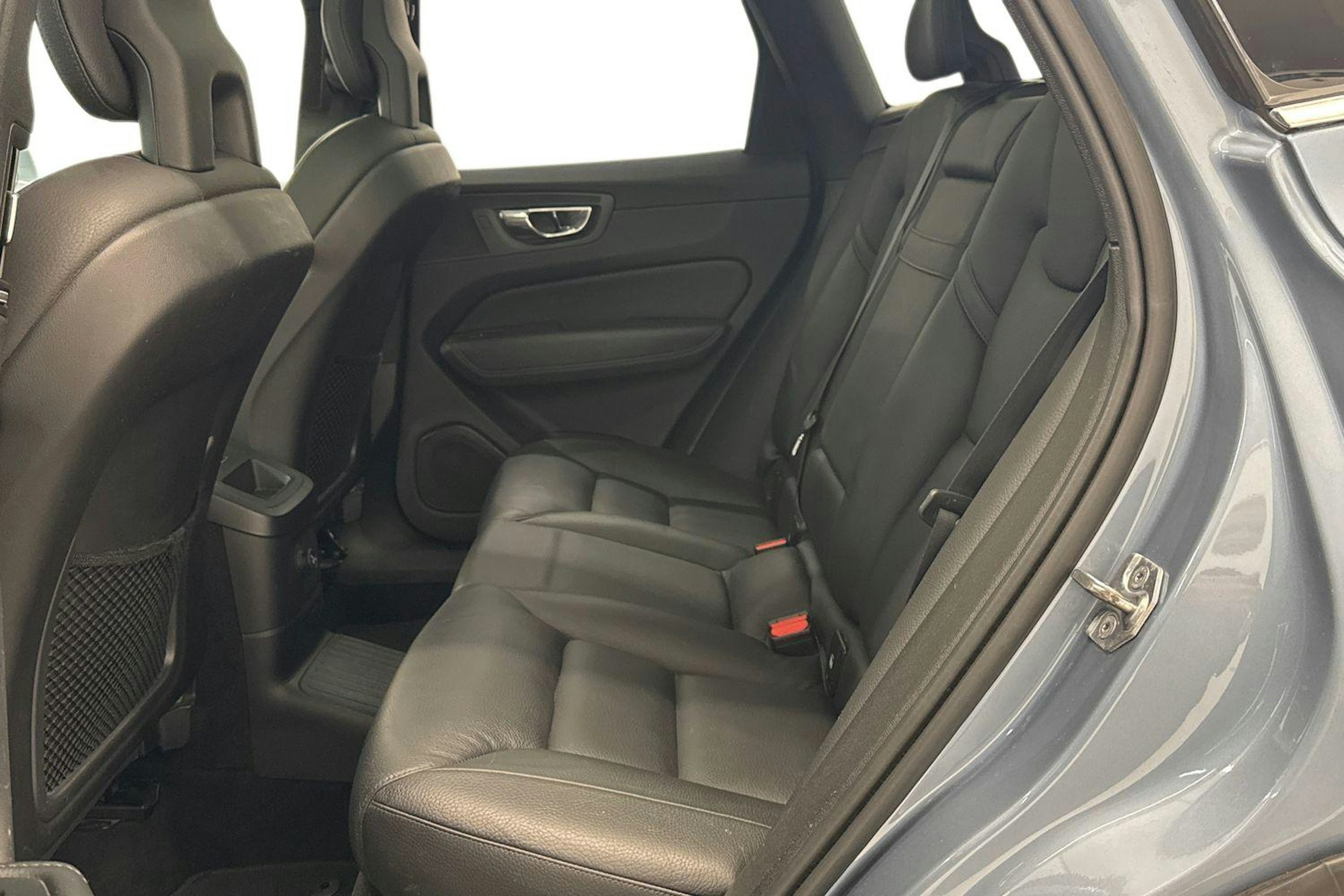 Sininen Volvo XC60 2018 kuva 10.