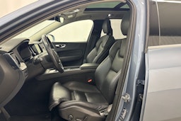 Sininen Volvo XC60 2018 kuva 15.