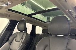 Sininen Volvo XC60 2018 kuva 16.