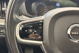 Sininen Volvo XC60 2018 kuva 17.