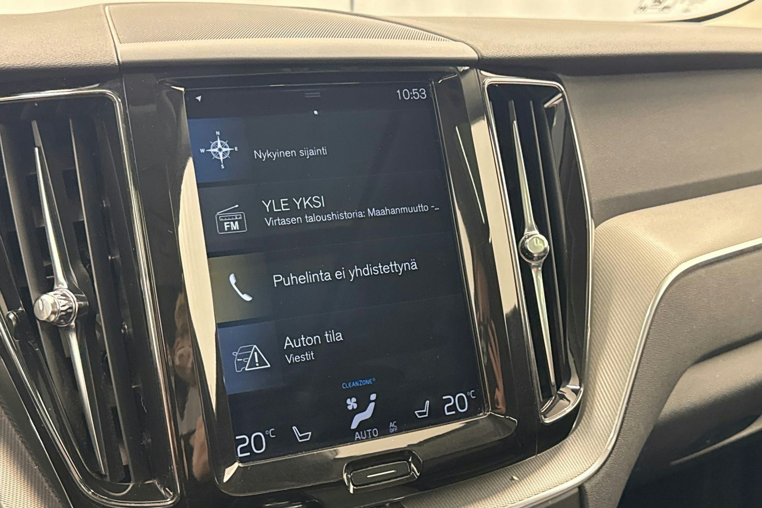 Sininen Volvo XC60 2018 kuva 21.