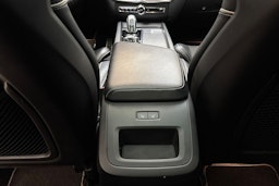 harmaa Volvo XC60 2018 kuva 19.