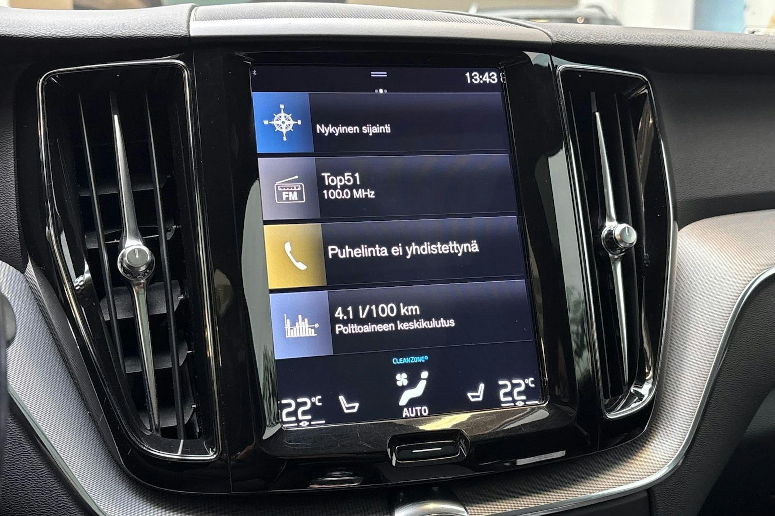 harmaa Volvo XC60 2018 kuva 25.