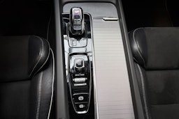 harmaa Volvo XC60 2018 kuva 30.