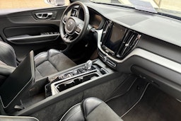 harmaa Volvo XC60 2018 kuva 31.