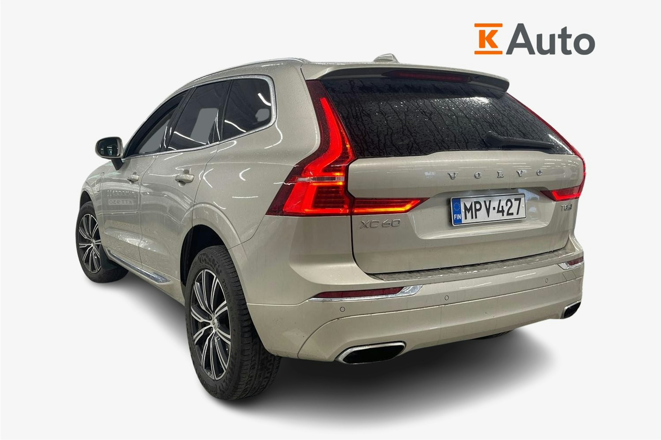 Ruskea (beige) Volvo XC60 2018 kuva 2.