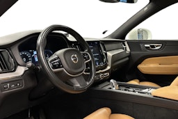 valkoinen Volvo XC60 2018 kuva 3.