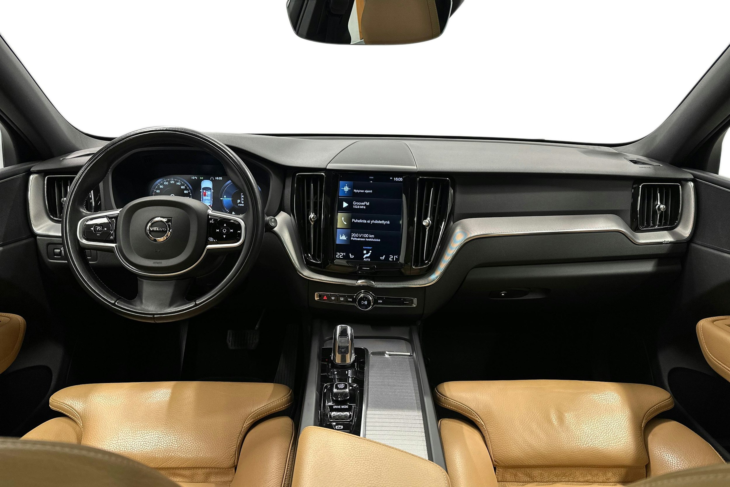 valkoinen Volvo XC60 2018 kuva 9.