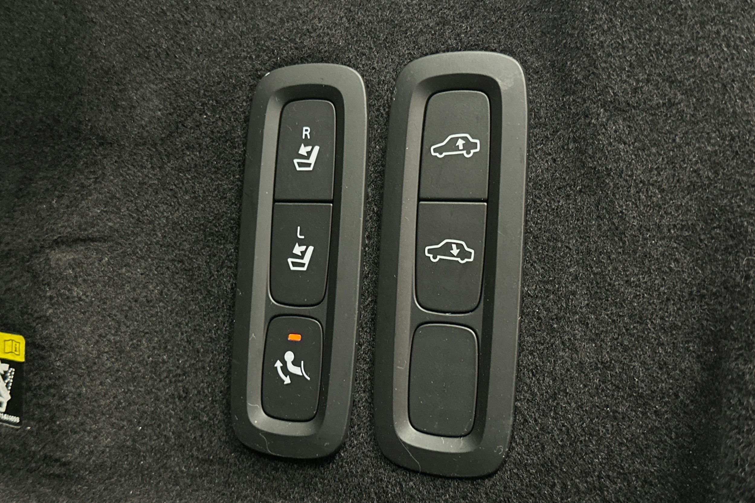 valkoinen Volvo XC60 2018 kuva 16.