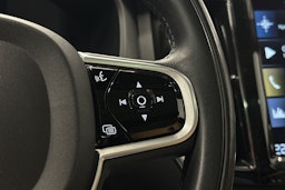 valkoinen Volvo XC60 2018 kuva 23.