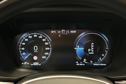 valkoinen Volvo XC60 2018 kuva 24.