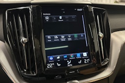 valkoinen Volvo XC60 2018 kuva 25.