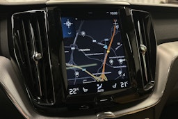 valkoinen Volvo XC60 2018 kuva 28.