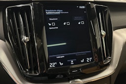 valkoinen Volvo XC60 2018 kuva 29.