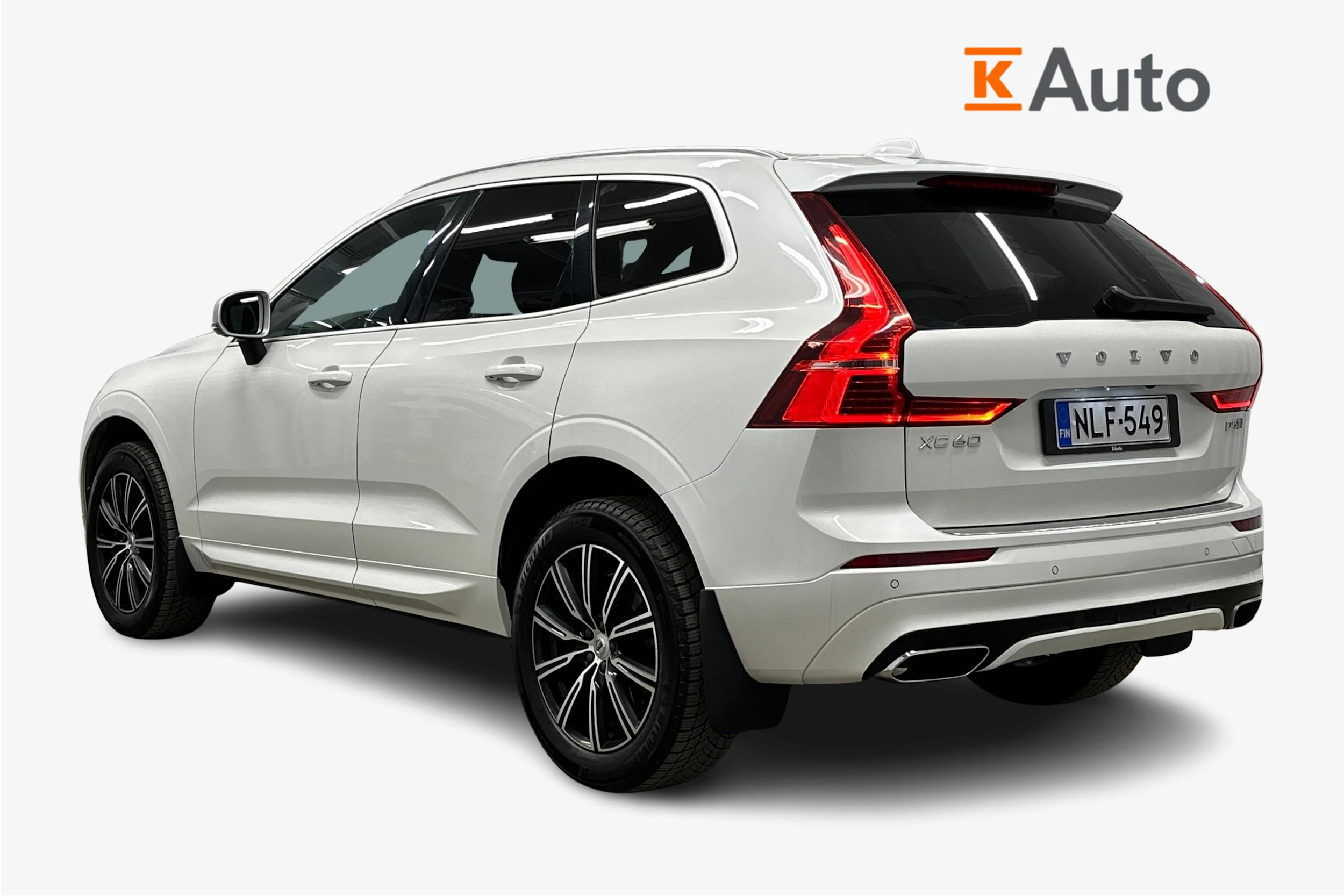 valkoinen Volvo XC60 2018 kuva 2.