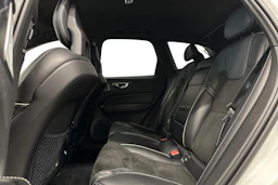 valkoinen Volvo XC60 2018 kuva 8.