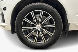 valkoinen Volvo XC60 2018 kuva 9.