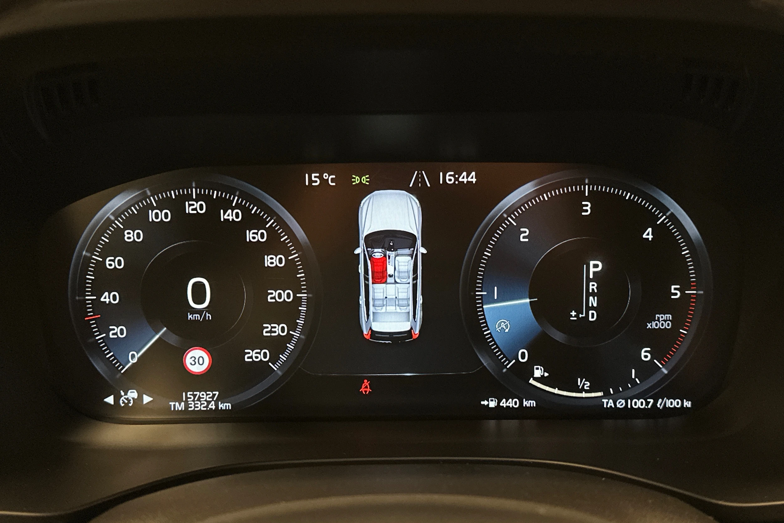 valkoinen Volvo XC60 2018 kuva 22.