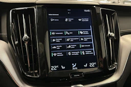 valkoinen Volvo XC60 2018 kuva 26.