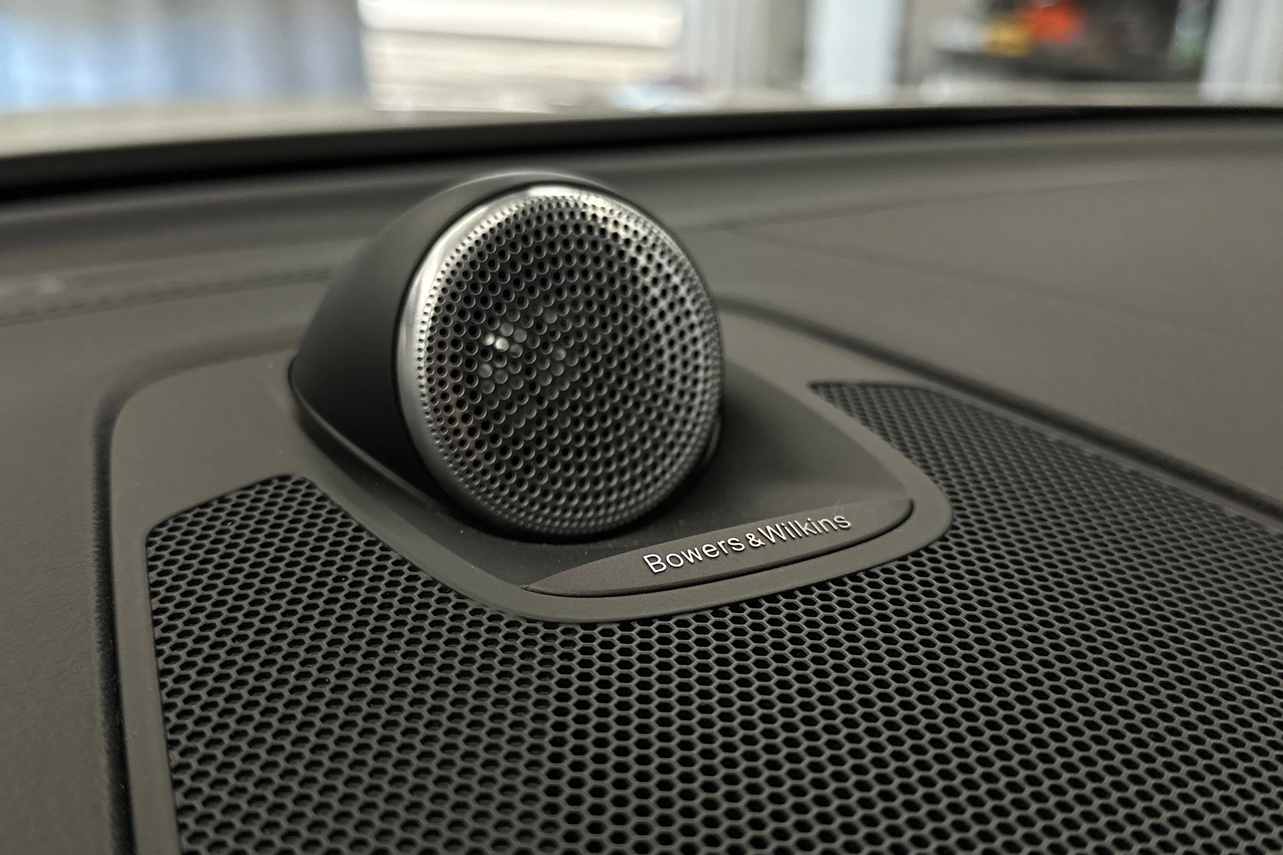 valkoinen Volvo XC60 2018 kuva 30.