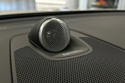 valkoinen Volvo XC60 2018 kuva 30.