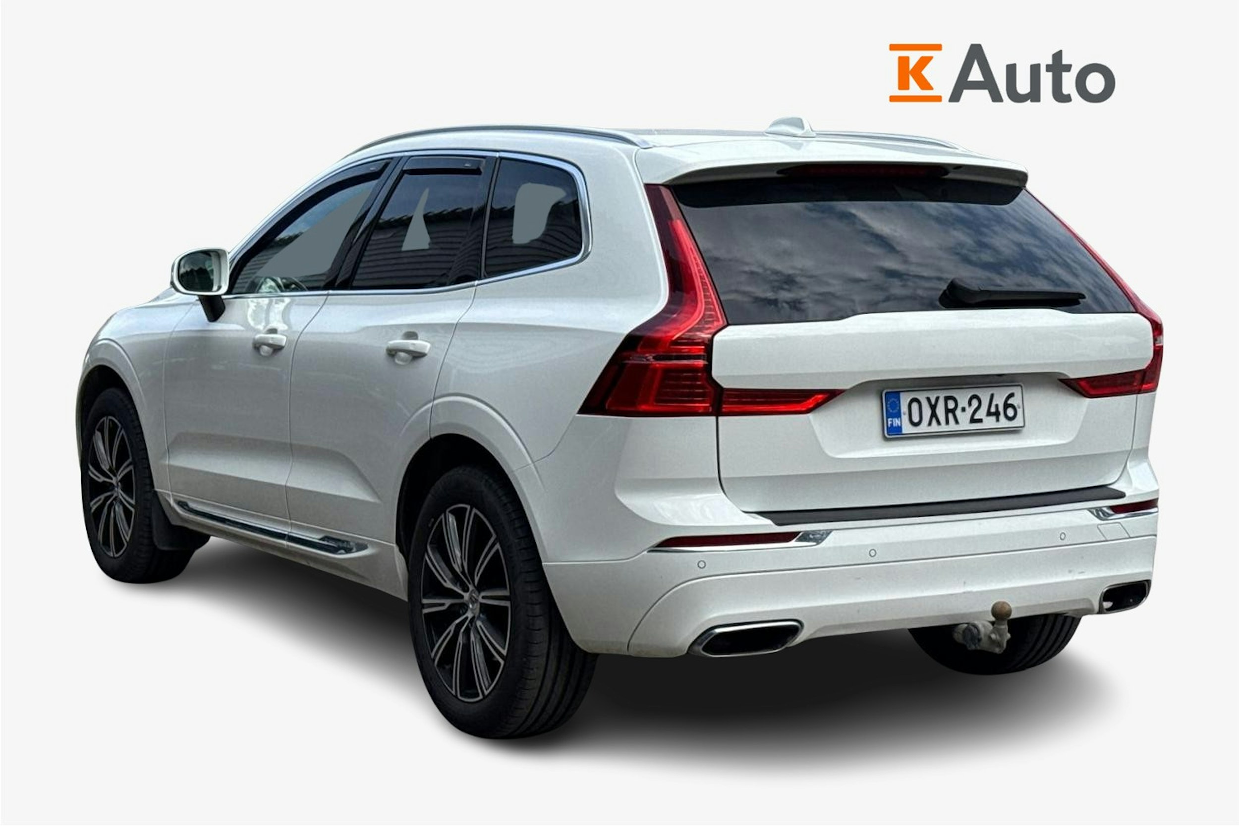 valkoinen Volvo XC60 2018 kuva 2.
